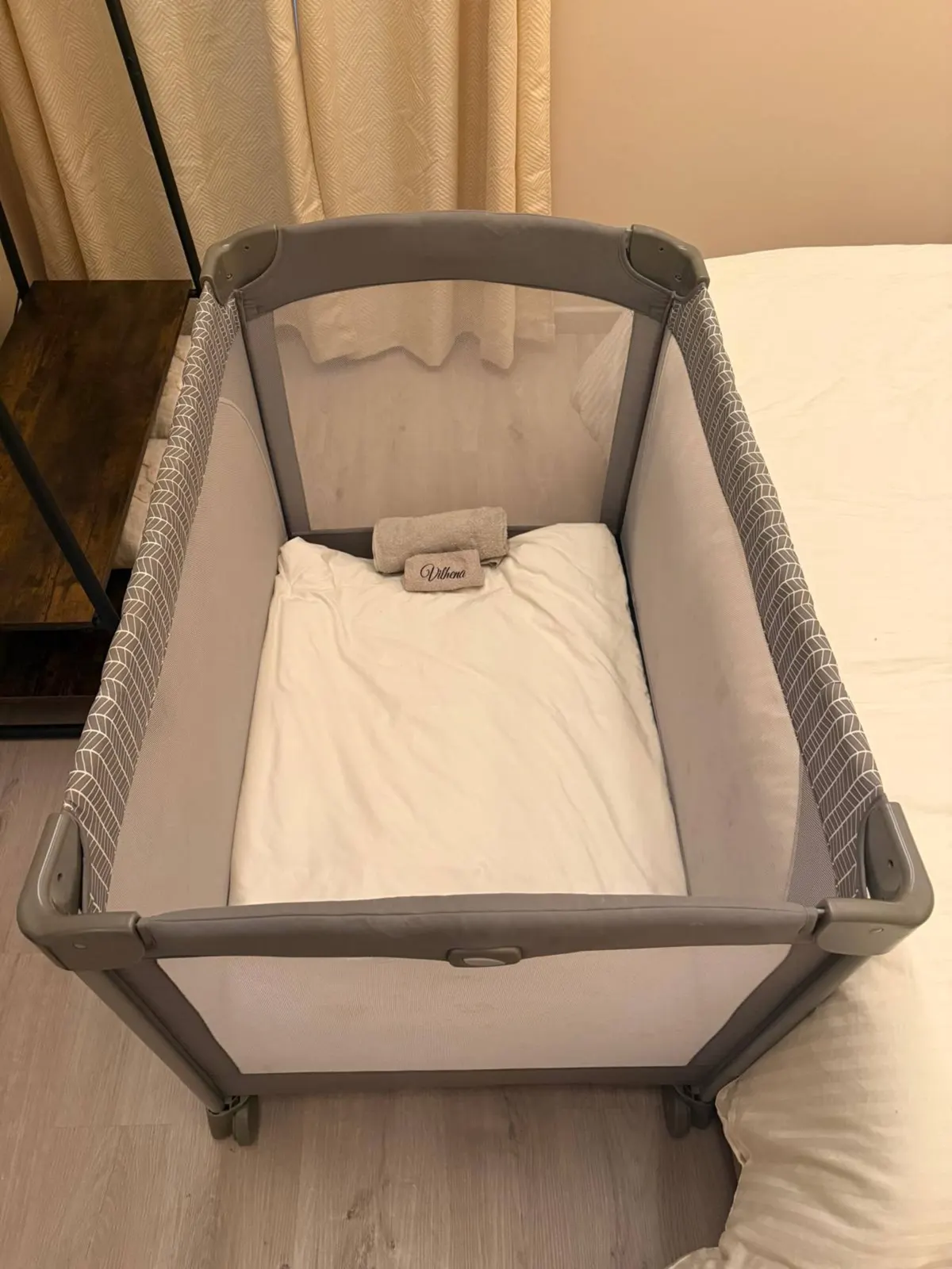 Travel cot